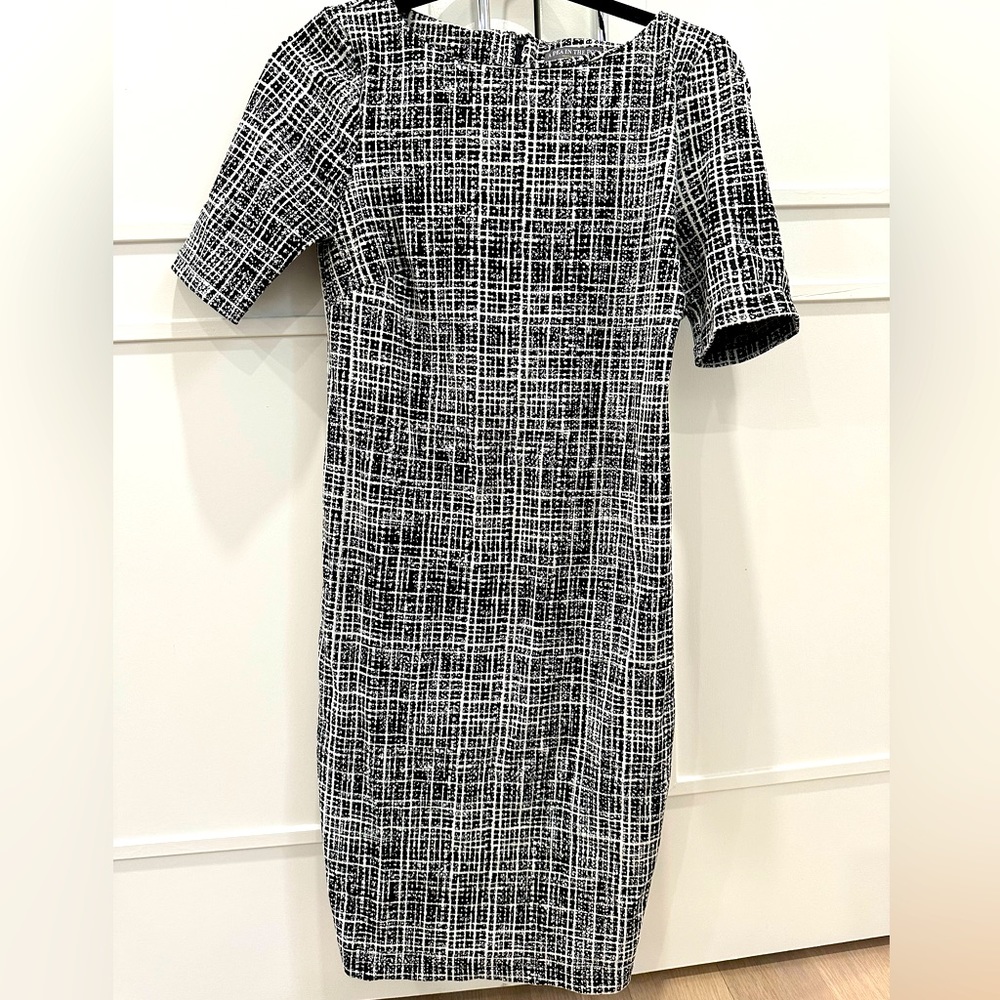 A PEA IN THE POD maternity dress, medium, stretch material, gently worn once!